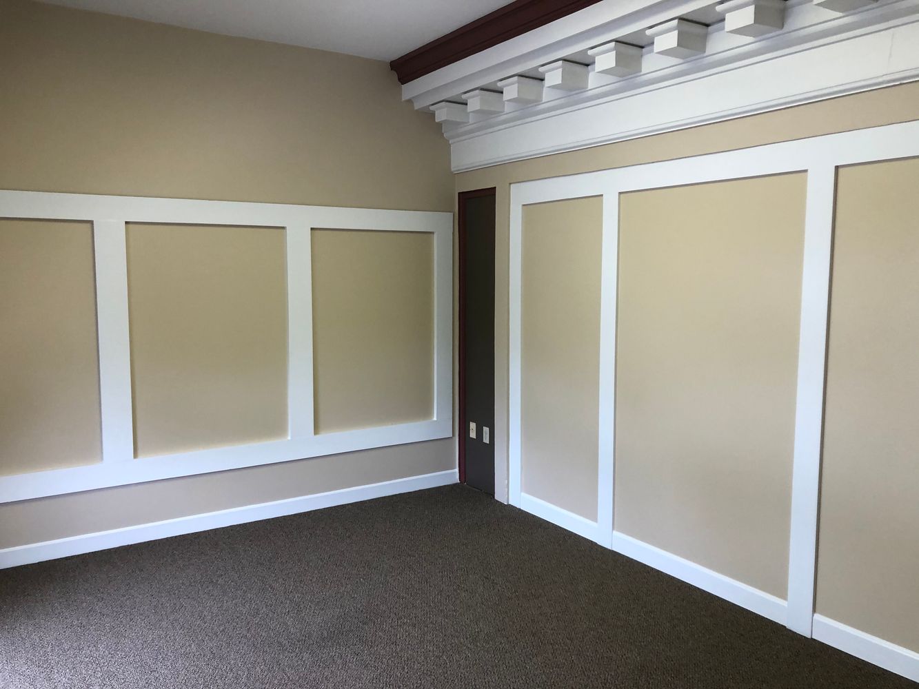 Amesbury Building : 100 Main St, Amesbury, MA 01913